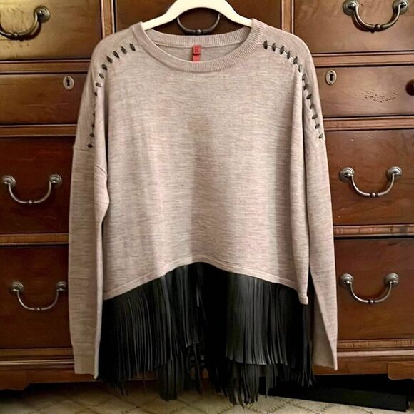 5/48 by Saks Fifth Ave sweater w black fringe faux leather hem detail. NWOT XS - Picture 1 of 11